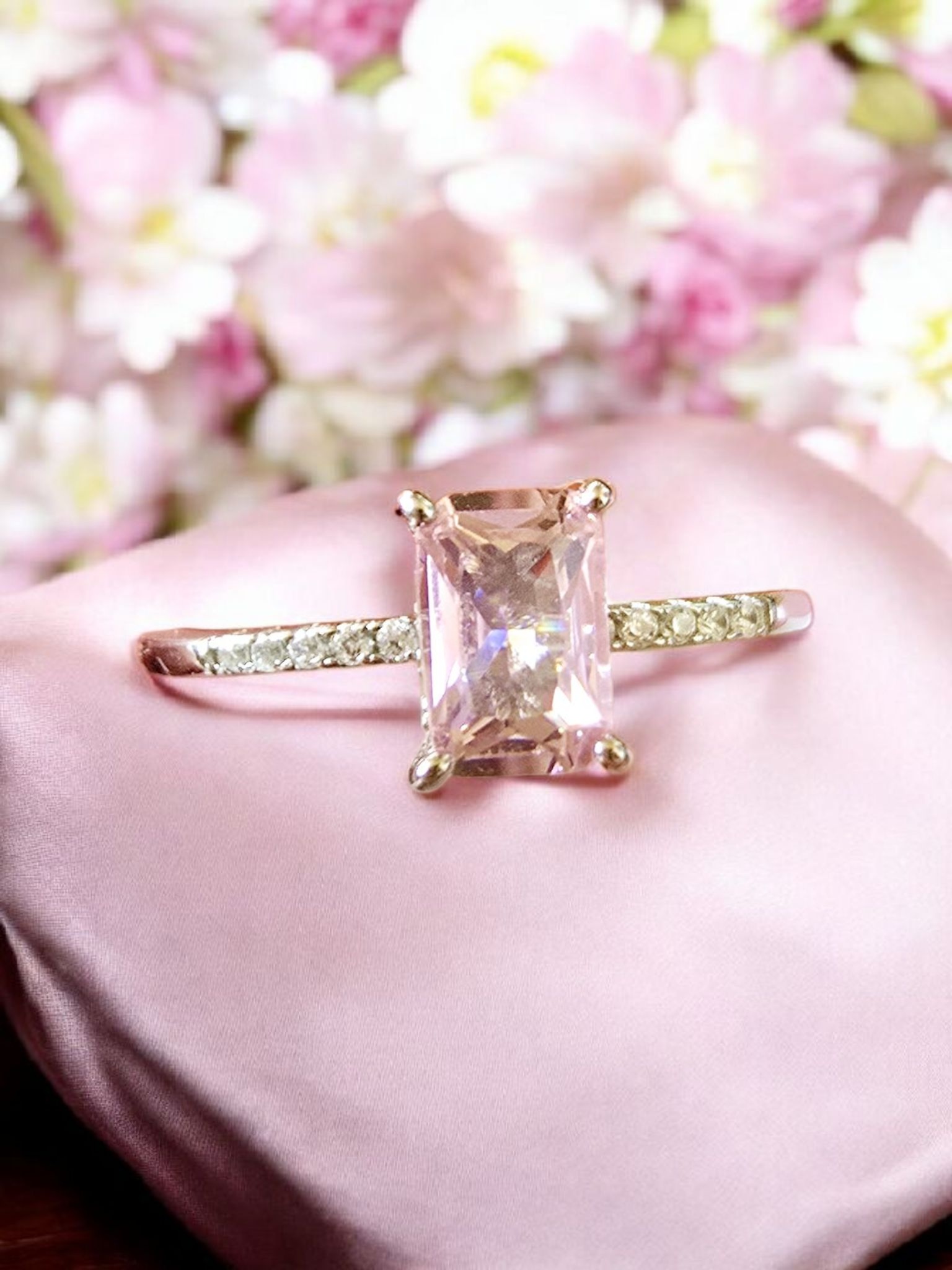 Beautiful S925 silver pink cubic zirconium ring size 7 (very danity)