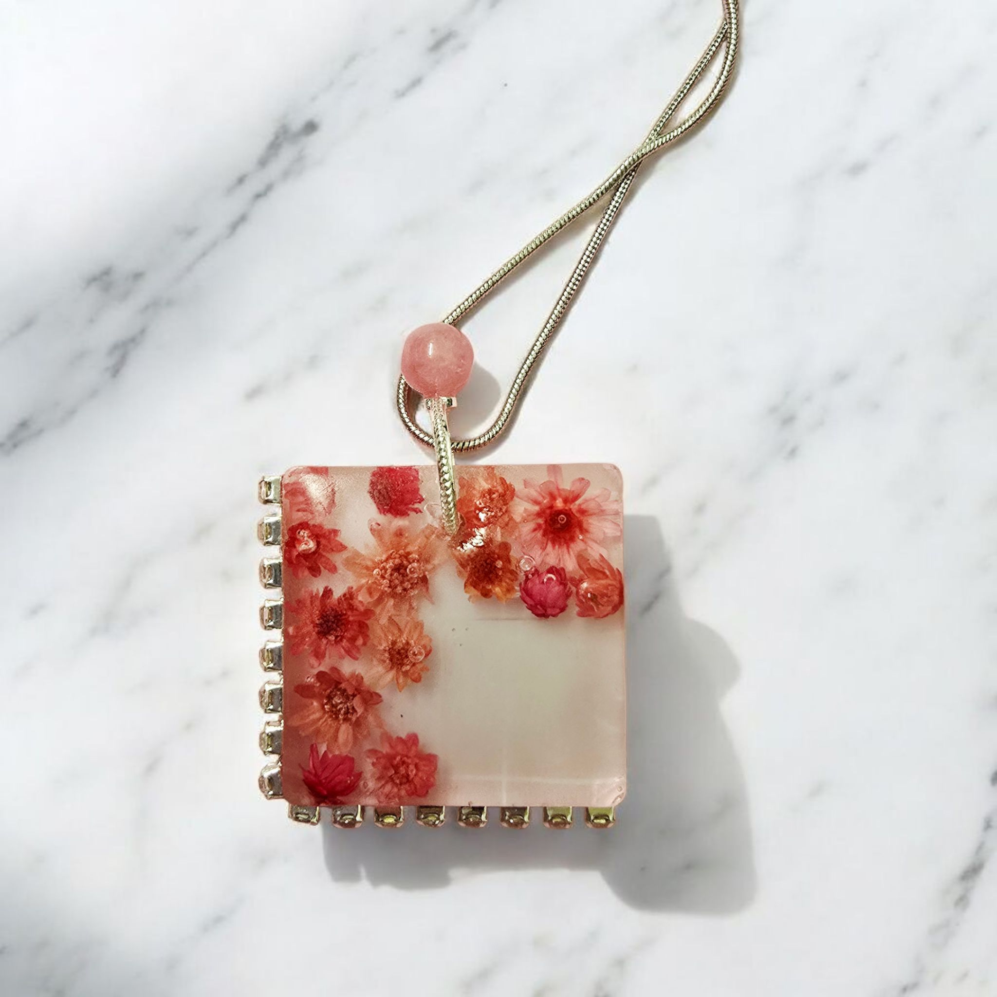 Beautiful Resin flower necklace