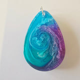 Stunning Petri affect pendant