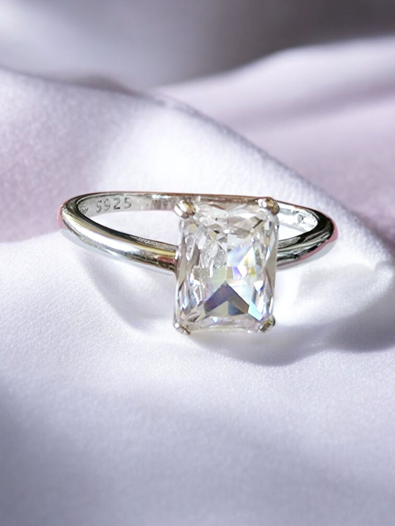 Beautiful S925 silver cubic zirconium ring size 8
