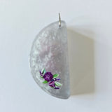 Resin necklaces with flower design
