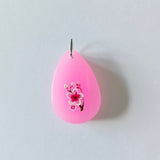 Resin necklaces with flower design