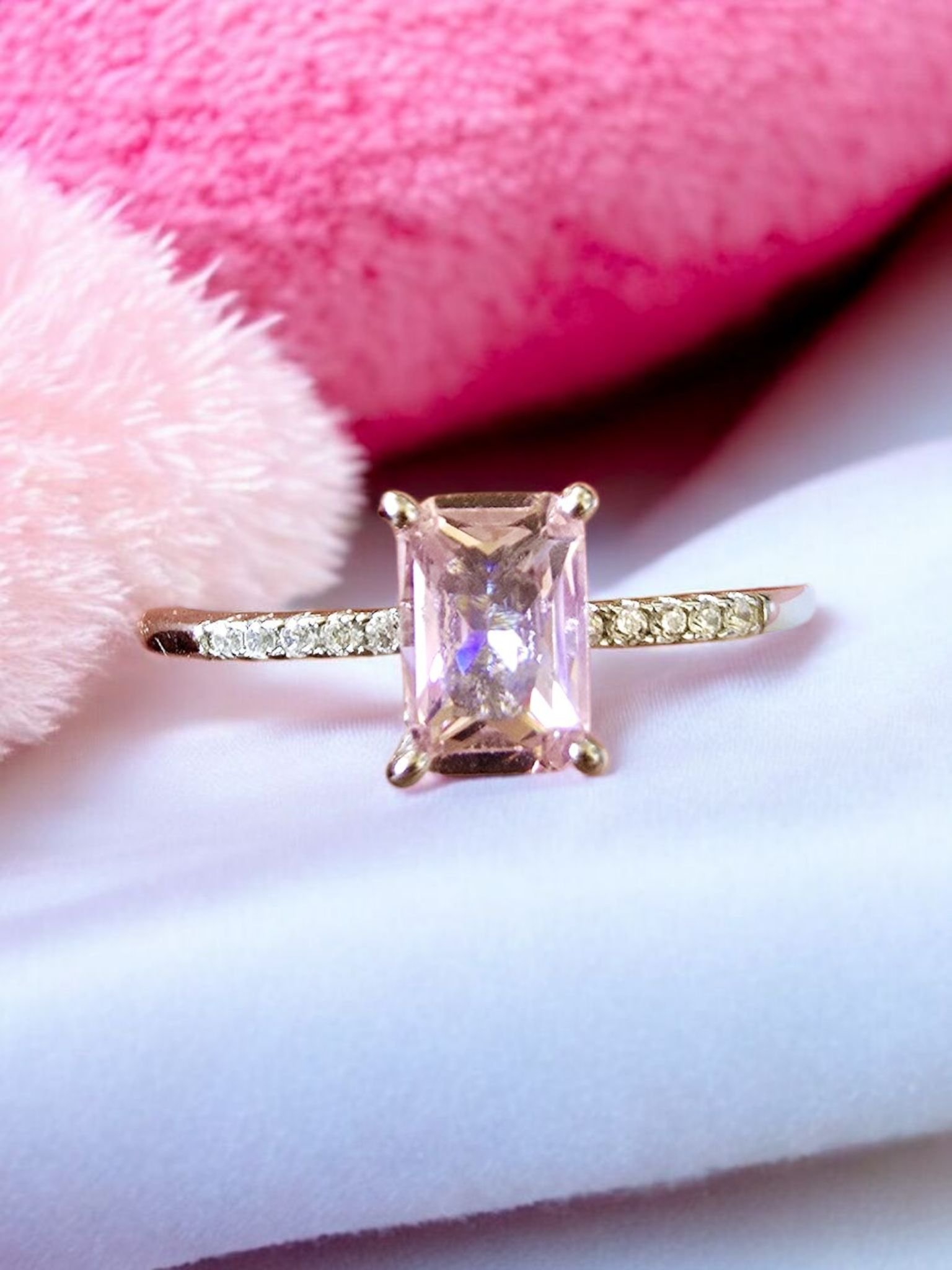 Beautiful S925 silver pink cubic zirconium ring size 7 (very danity)