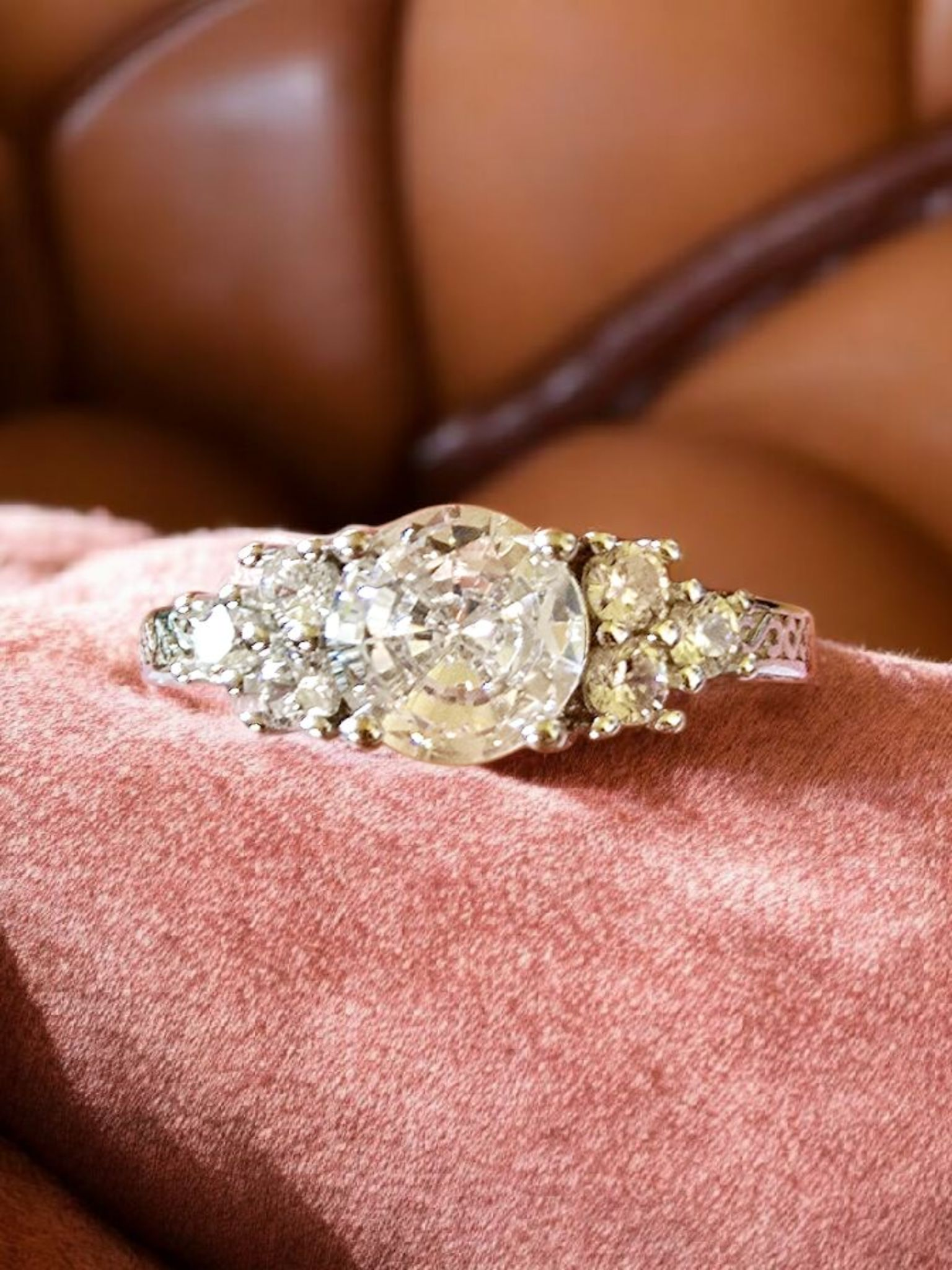 Stunning S925 silver ring with cubic zirconium crystals size 8