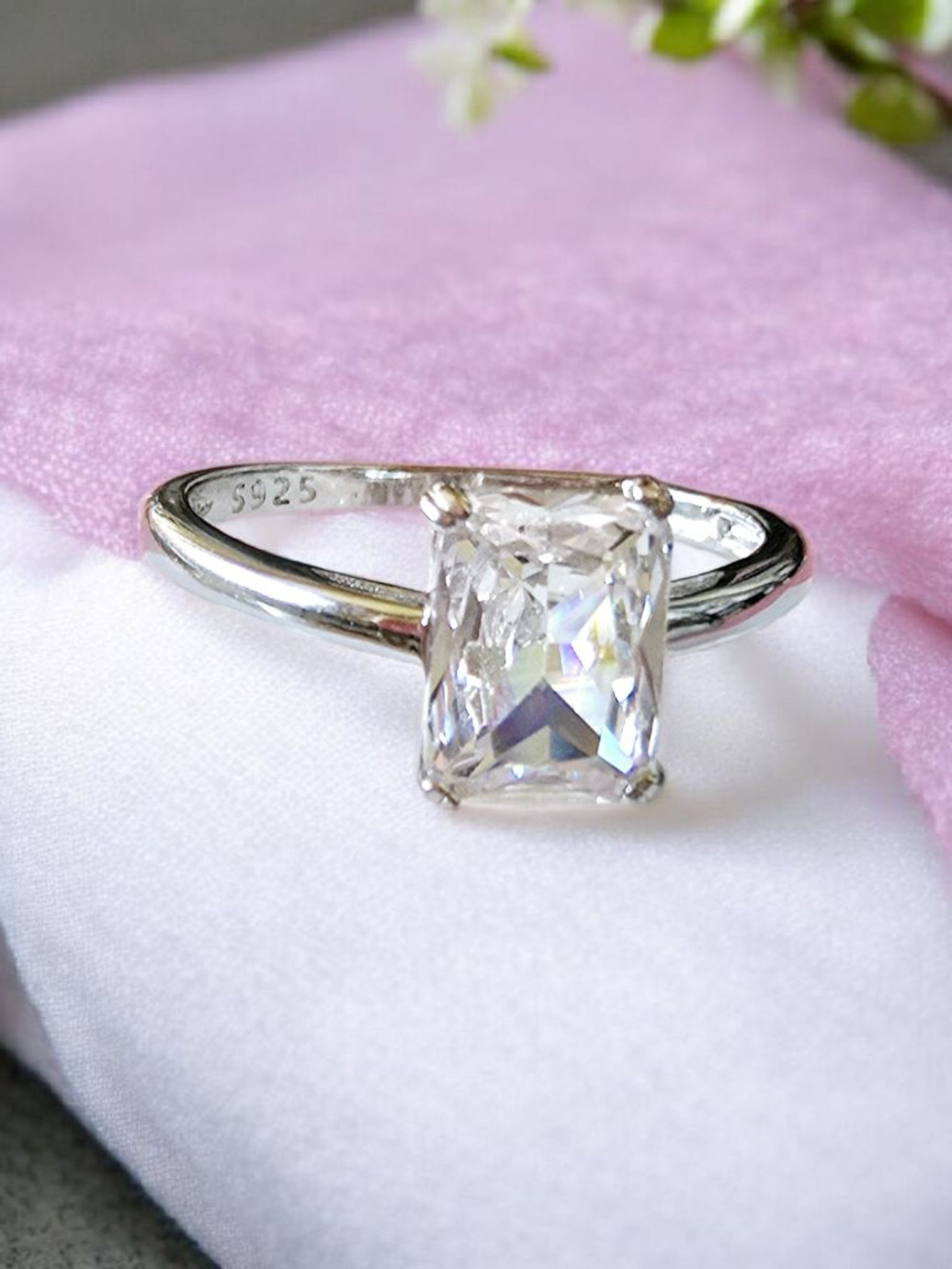 Beautiful S925 silver cubic zirconium ring size 8